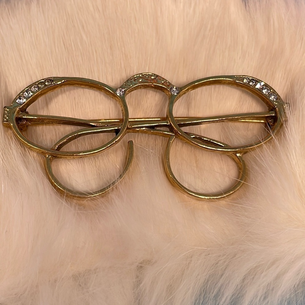 Vintage Gold Tone & Crystal Glasses Brooch